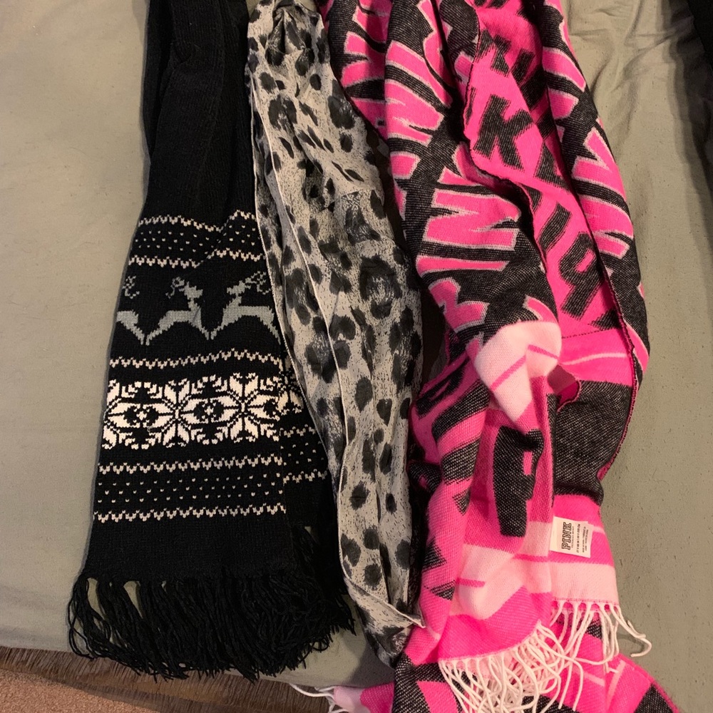 Never enough scarfs!!!